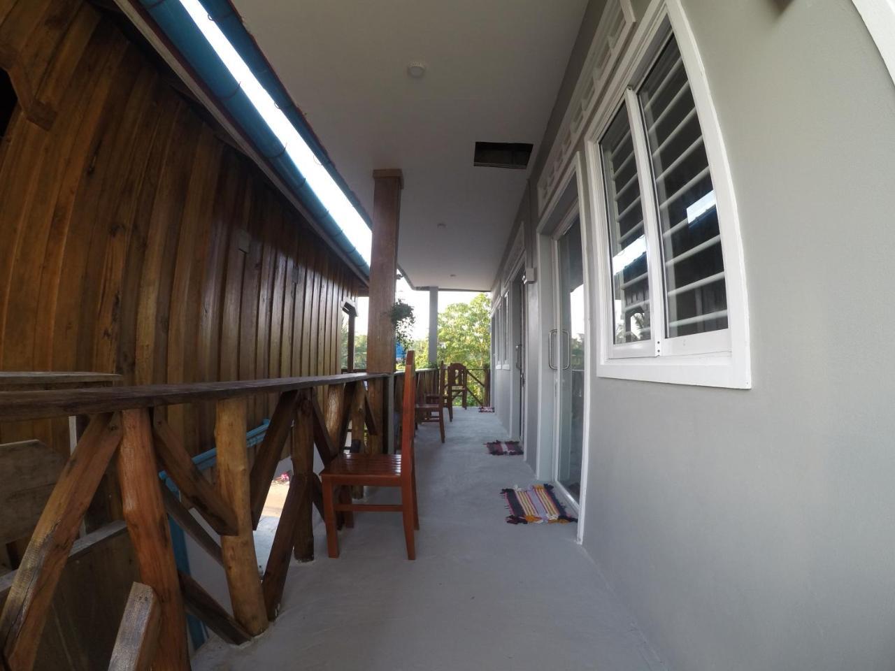 Ing Ing Guesthouse Koh Rong Sanloem Exterior foto